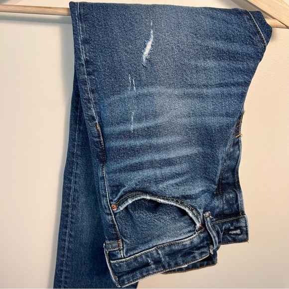 H&M Skinny Jeans in Dark Wash Denim. Button Fly. Size 32. - Picture 3 of 5